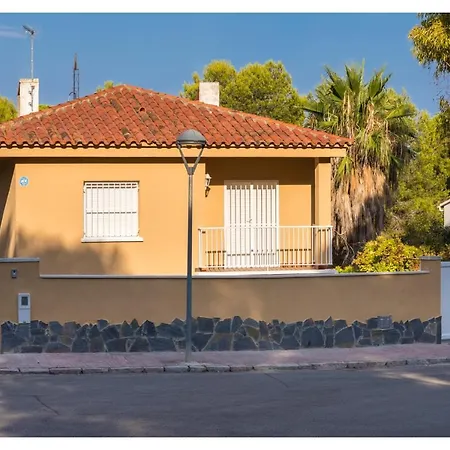 Vakantiehuis Casa Con Piscina A 700 M De La Playa Cunit